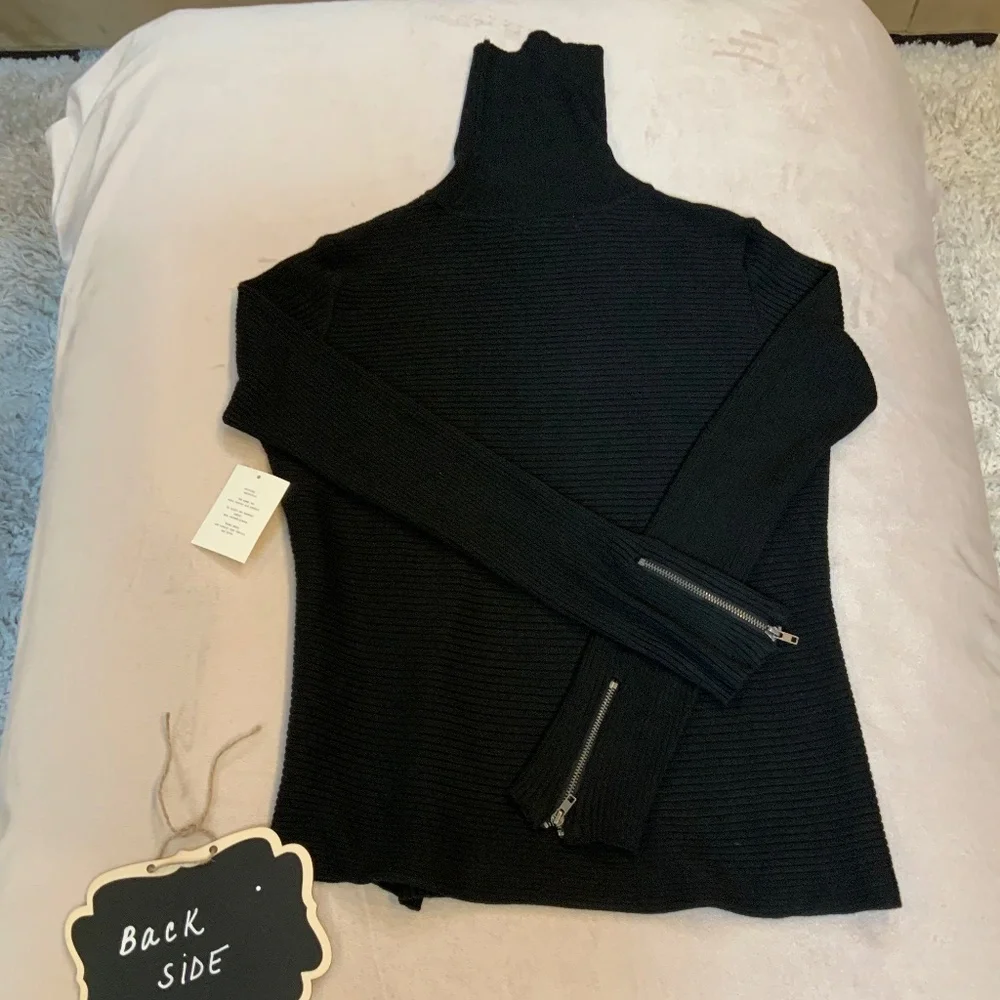 Retro logo Black S Turtleneck Minimalist Monochrome Officecore
